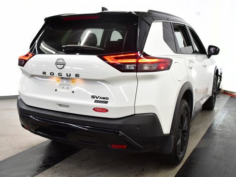 Used 2023 Nissan Rogue SV w/ SV Premium B Package image 10