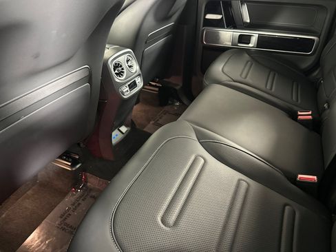 Used 2025 Mercedes-Benz G 550 image 11