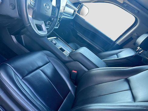 Used 2023 Ford Expedition XLT image 22