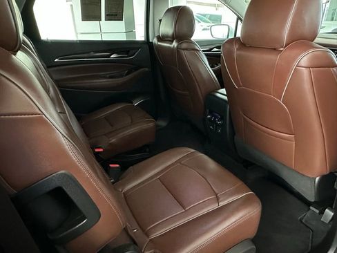 Used 2021 Buick Enclave Avenir w/ Avenir Technology Package image 19