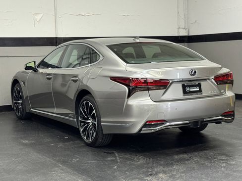 Used 2022 Lexus LS 500h AWD w/ Luxury Package image 10