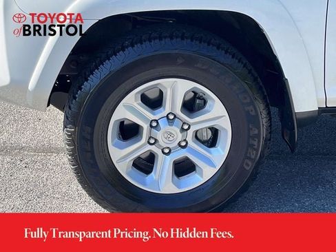 Used 2021 Toyota 4Runner SR5 Premium w/ Moonroof Package AWD/4WD image 11