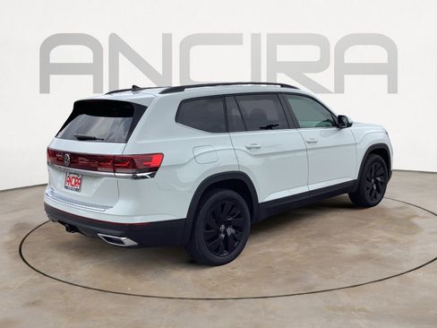 New 2025 Volkswagen Atlas SE FWD image 8