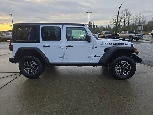 Used 2024 Jeep Wrangler Unlimited Rubicon image 7