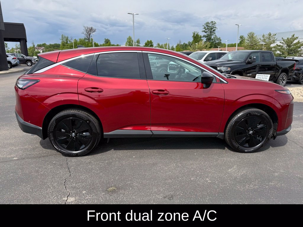 Used 2025 Nissan Murano SV AWD/4WD image 2