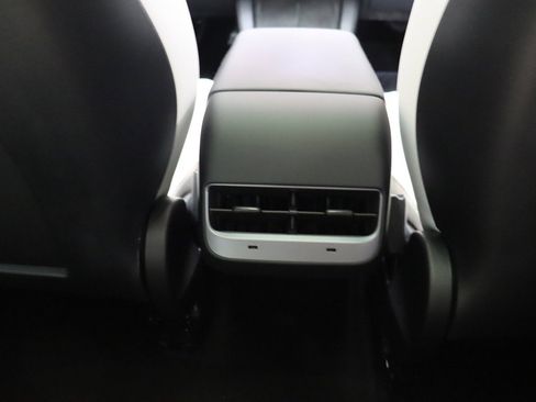 Used 2023 Tesla Model 3 Standard Range image 47