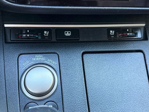 Used 2013 Lexus ES 300h w/ Luxury Pkg image 20