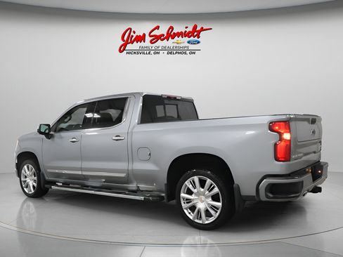 Used 2024 Chevrolet Silverado 1500 High Country w/ High Country Premium Package AWD/4WD image 4