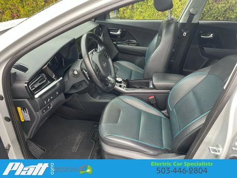Used 2020 Kia Niro EX Premium image 21
