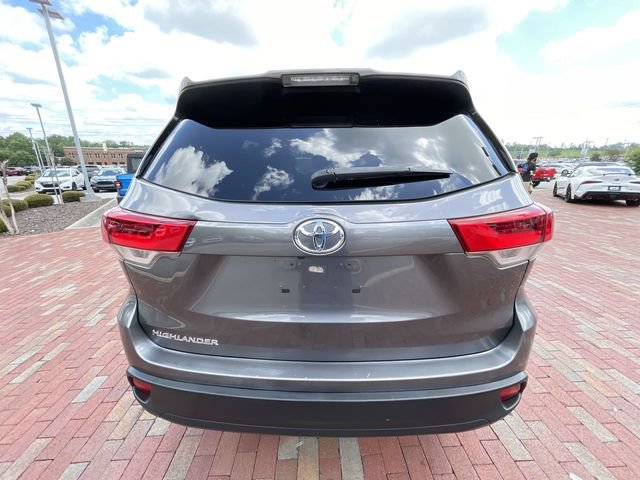 Used 2018 Toyota Highlander LE FWD image 32