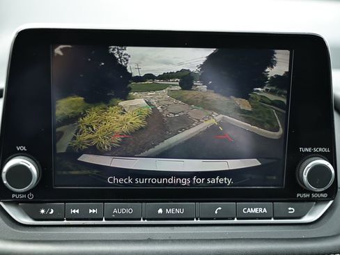 Used 2025 Nissan Rogue SV w/ SV Premium Package FWD image 36