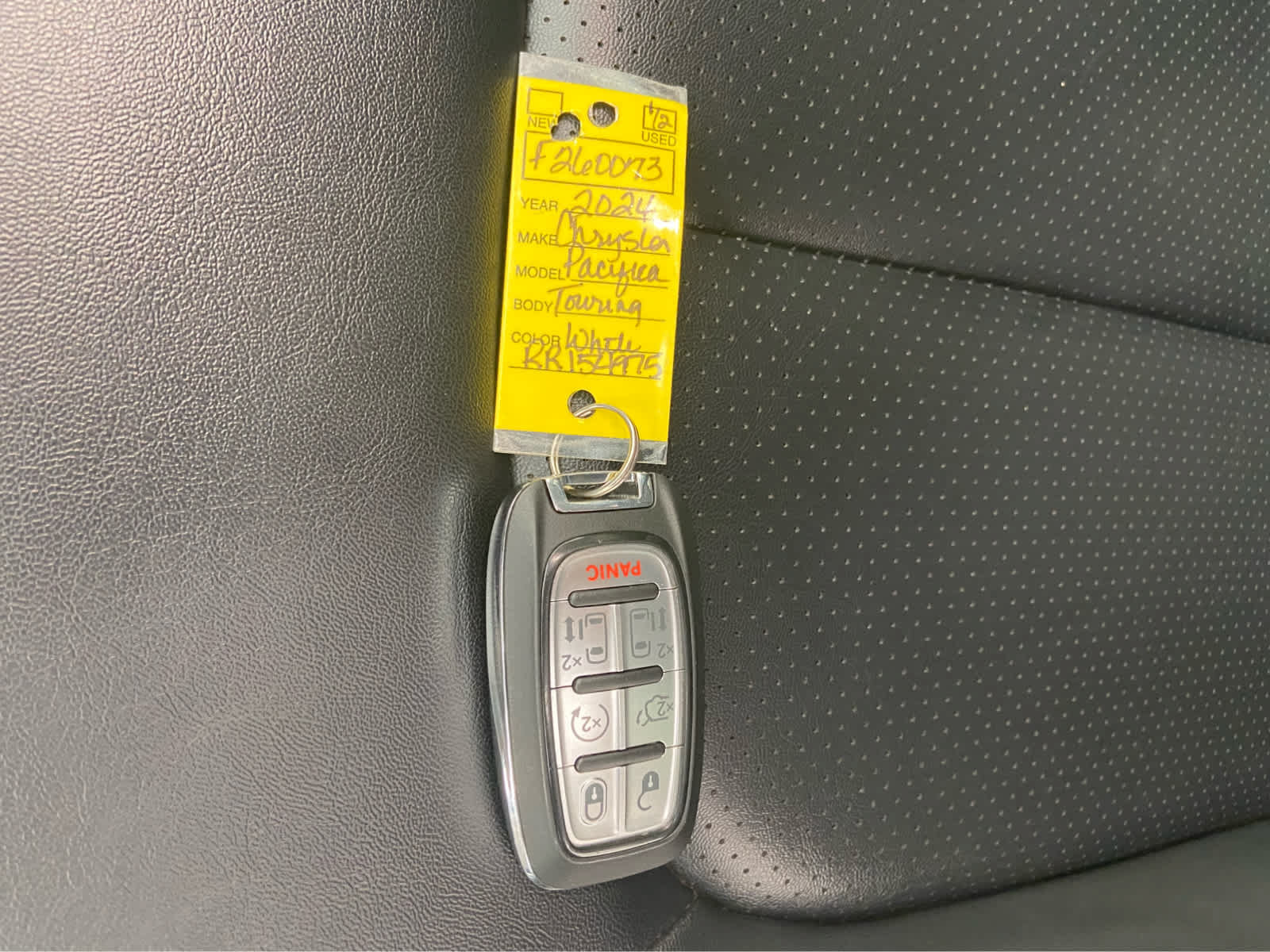 Used 2024 Chrysler Pacifica Touring-L FWD image 40