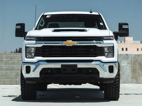 Used 2024 Chevrolet Silverado 2500 LT image 7