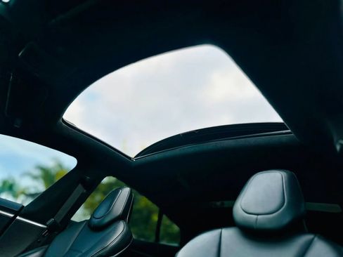 Used 2017 Tesla Model S 75 RWD image 16