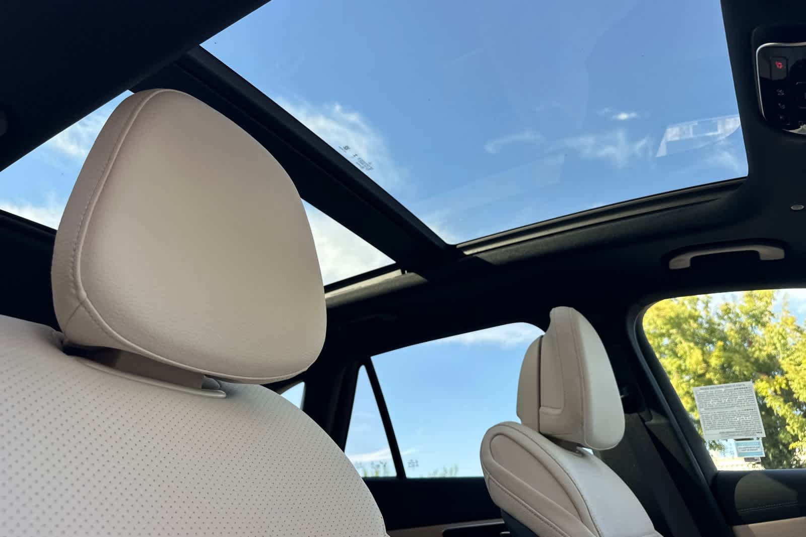 New 2027 Mercedes-Benz GLC 300 image 16