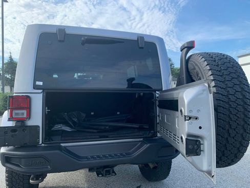 Used 2018 Jeep Wrangler Unlimited Sport AWD/4WD image 21