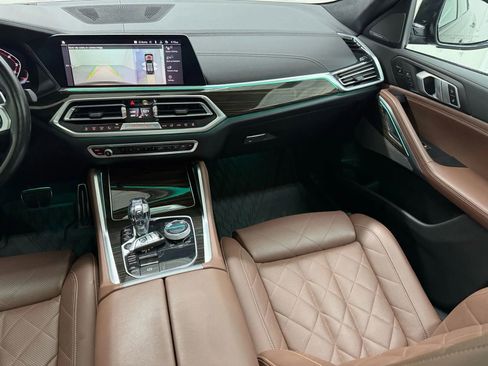 Used 2023 BMW X6 M50i w/ Executive Package image 9