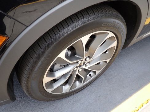 Used 2023 Lincoln Nautilus Reserve w/ Equipment Group 201A image 2