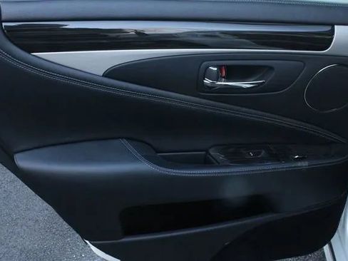 Used 2016 Lexus LS 460 AWD image 44