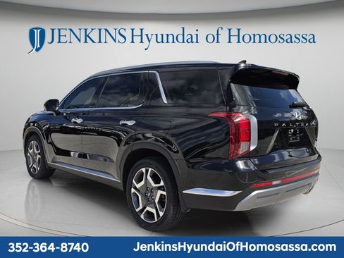 Used 2024 Hyundai Palisade Limited FWD image 6