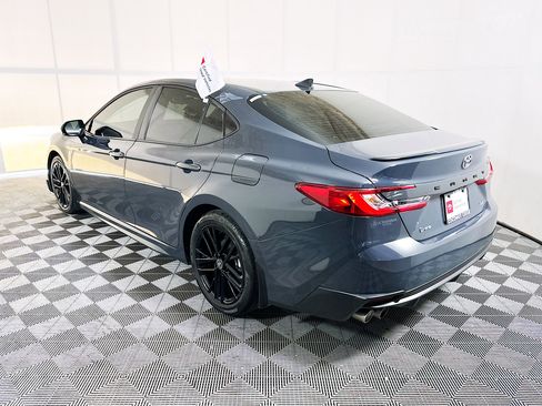 Certified 2025 Toyota Camry SE FWD image 5