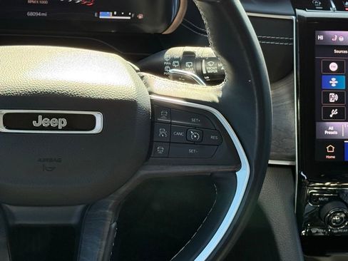 Used 2022 Jeep Grand Cherokee Limited w/ Luxury Tech Group II image 21