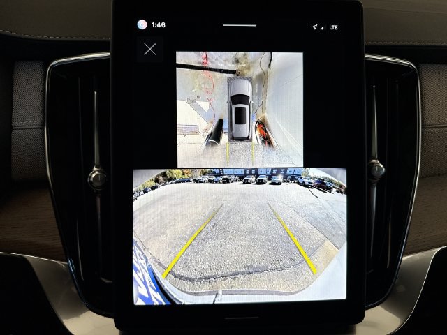 Certified 2025 Volvo XC90 B6 Ultra AWD/4WD image 27