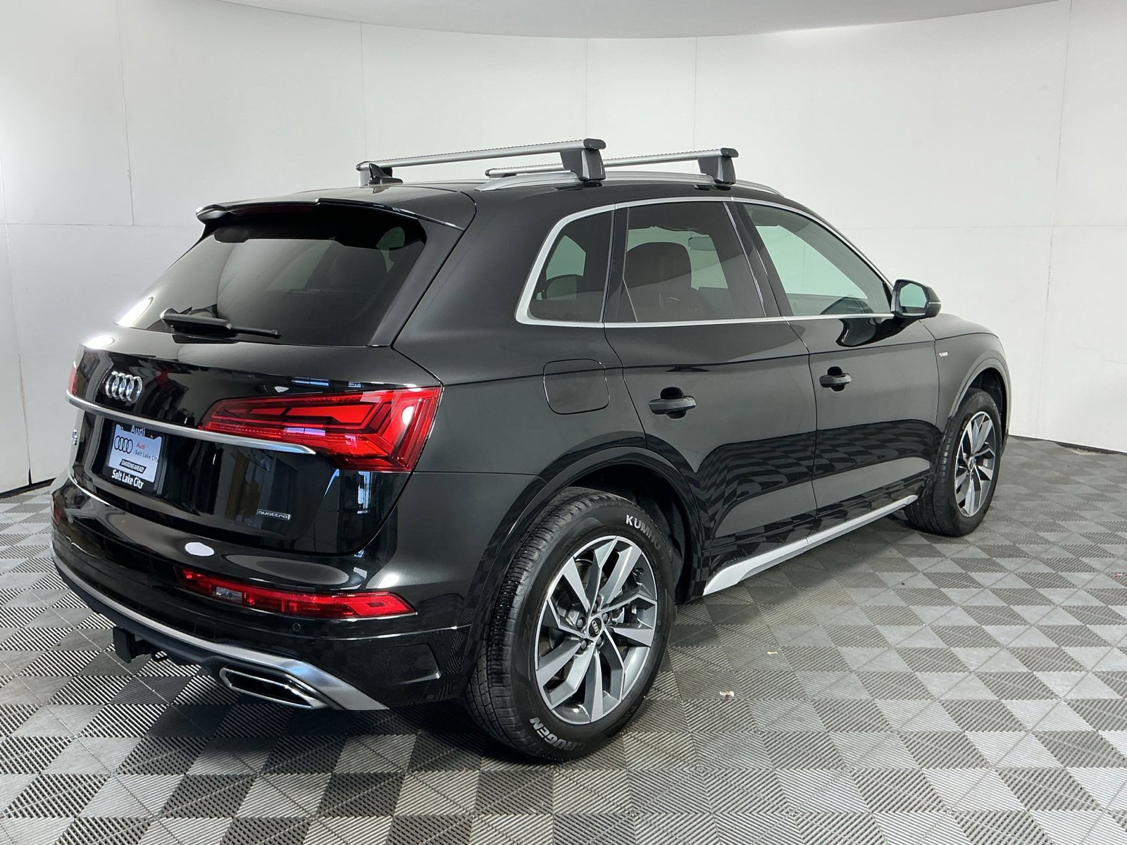 Used 2023 Audi Q5 2.0T Premium Plus w/ Premium Plus Package AWD/4WD image 8