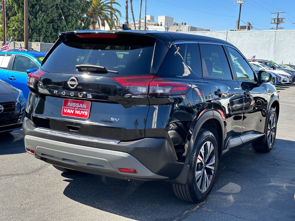 Used 2023 Nissan Rogue SV FWD image 7