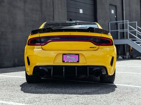 Used 2018 Dodge Charger SRT w/ Technology Group RWD image 17
