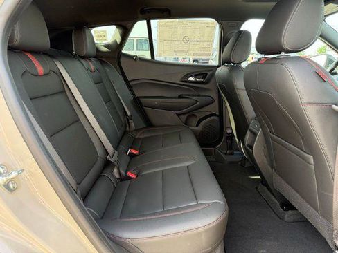 New 2026 Chevrolet Trax RS w/ Sunroof Package FWD image 4