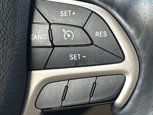 Used 2014 Jeep Grand Cherokee Limited w/ Mopar Chrome Edition Group RWD image 26