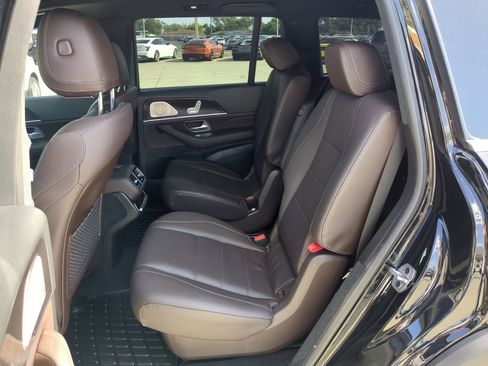 Used 2023 Mercedes-Benz GLS 450 4MATIC image 17