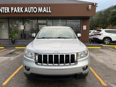 Used 2011 Jeep Grand Cherokee Laredo AWD/4WD image 2