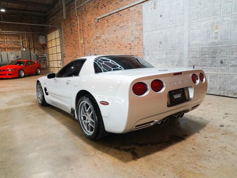 Used 2001 Chevrolet Corvette Z06 w/ Memory Pkg RWD image 11
