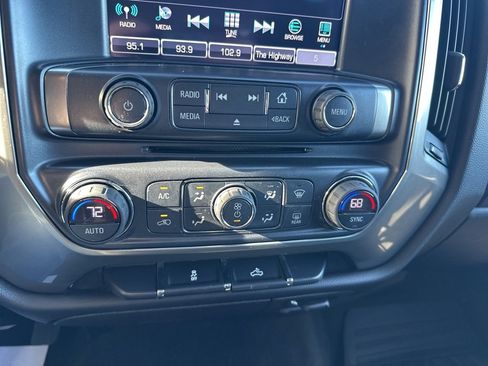 Used 2018 Chevrolet Silverado 1500 LT w/ LPO, Black Pack image 17