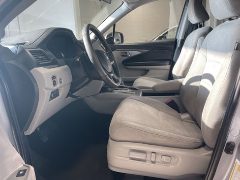 Used 2021 Honda Pilot EX image 38