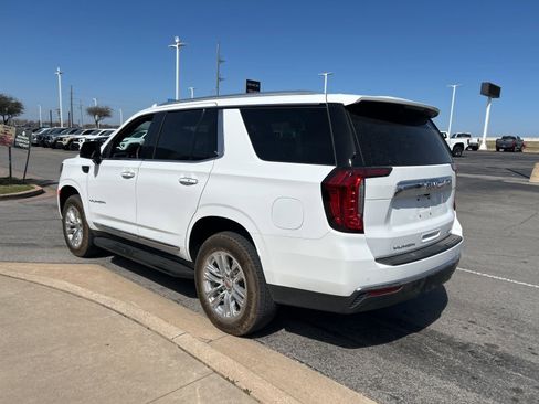 Used 2024 GMC Yukon SLT w/ SLT Premium Package image 7