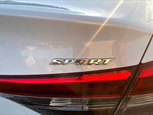 Used 2024 Honda Civic Sport image 8
