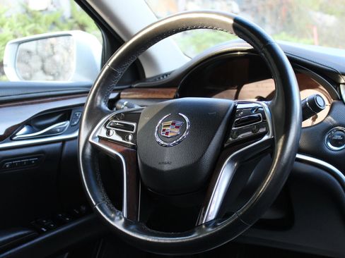 Used 2014 Cadillac XTS Luxury image 20