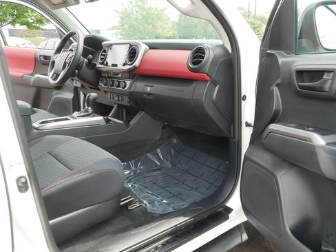 Used 2023 Toyota Tacoma SR5 AWD/4WD image 19