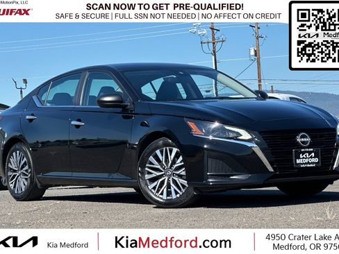 Used 2025 Nissan Altima 2.5 SV FWD image 1