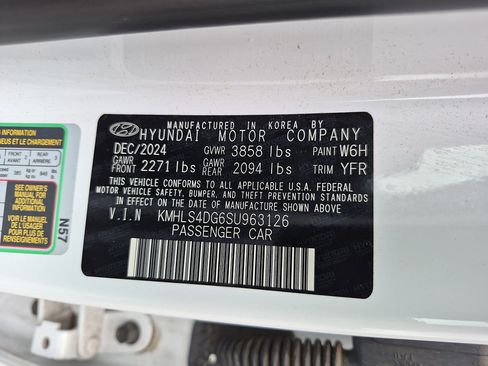 Used 2025 Hyundai Elantra SEL FWD image 38