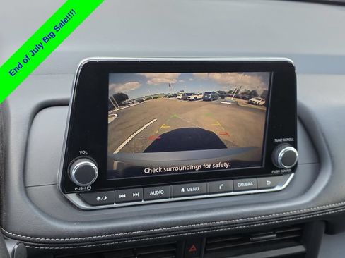 Used 2024 Nissan Rogue S FWD image 14
