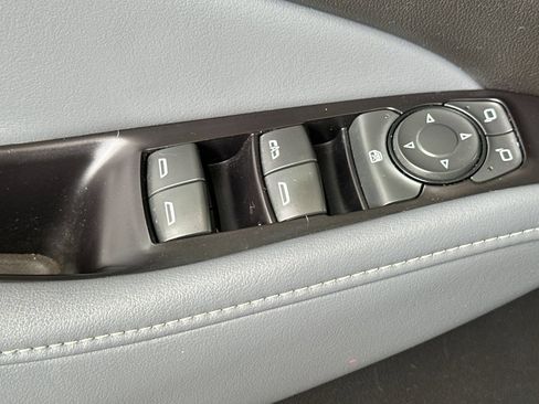 Certified 2020 Buick Enclave Essence w/ Sound and Sites Package AWD/4WD image 12