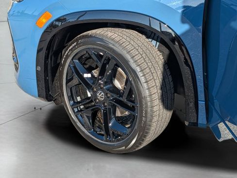 New 2026 Volkswagen Tiguan SE R-Line FWD image 30