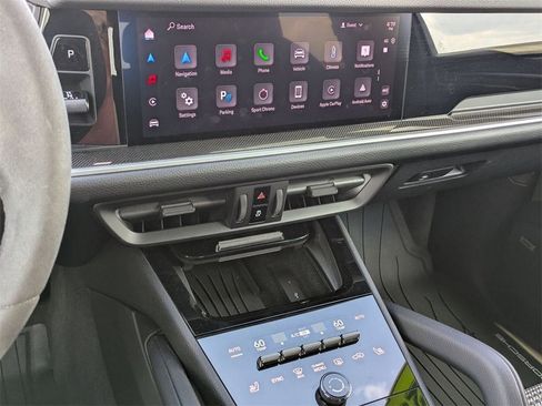 Used 2024 Porsche Cayenne S image 26