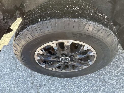 Used 2024 Toyota Tundra Platinum image 11