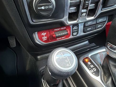 Used 2022 Jeep Wrangler Unlimited Rubicon w/ Dual Top Group AWD/4WD image 65