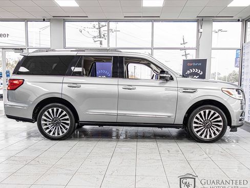 Used 2021 Lincoln Navigator Reserve w/ Luxury Package AWD/4WD image 9